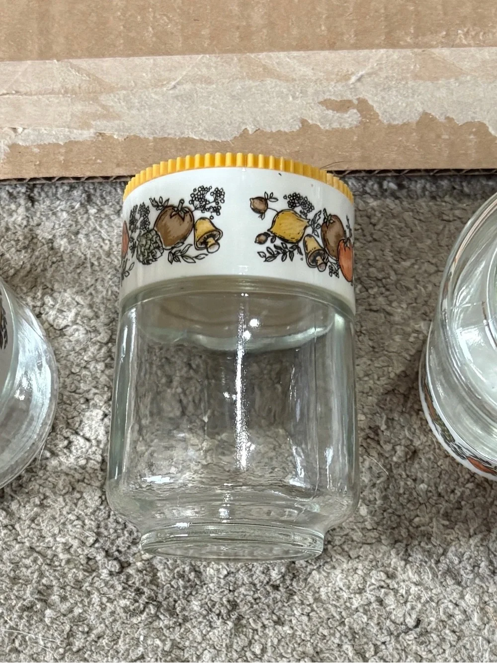 Vintage 7 pc Corning Ware Le Persil La Sauge Spice of Life Dishes/Spice Shakers